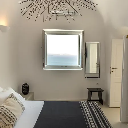 Delta Oia (Santorini)