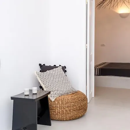 Delta * Oia (Santorini)