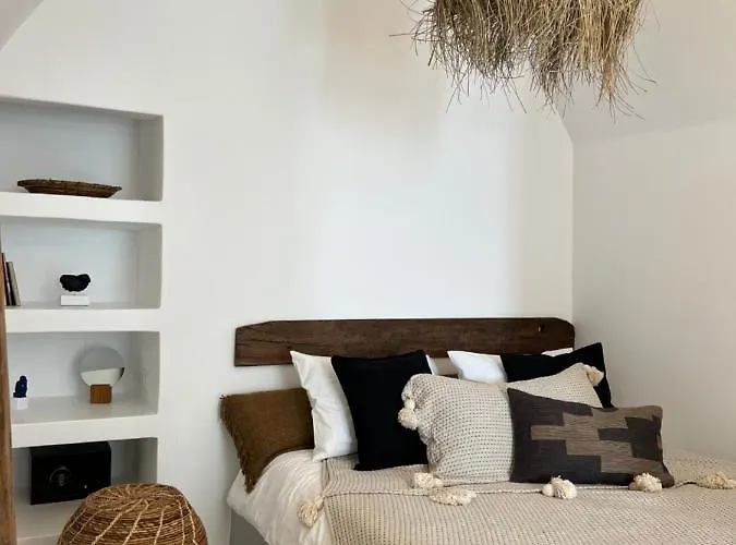 Delta * Oia (Santorini)