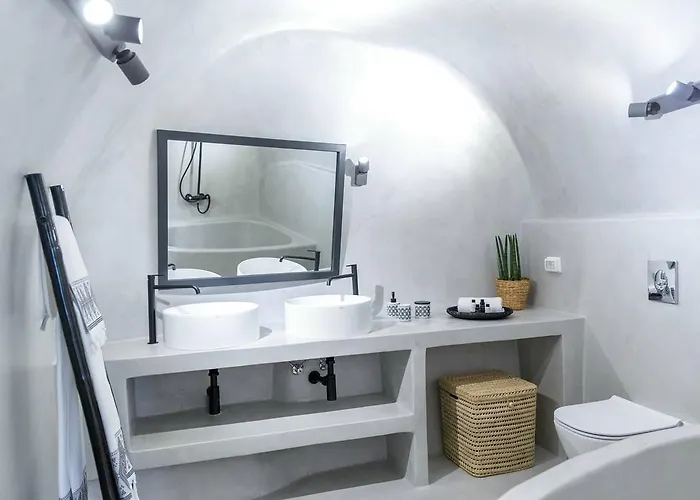 Delta * Oia (Santorini)