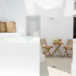 Delta Daire Oia